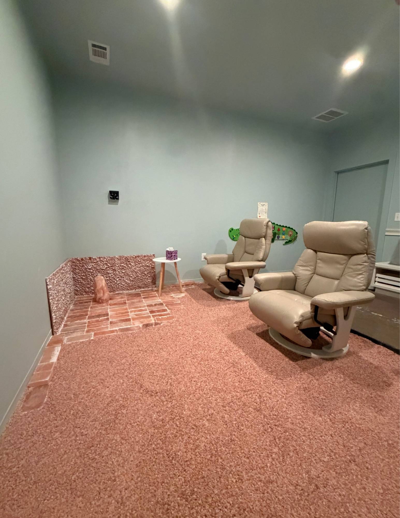 Conversation Salt room (Real Estate Flyer)